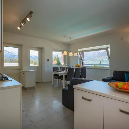 Girasole Casa Rossa B شقة فندقية *