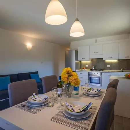 Girasole Casa Rossa B 3*