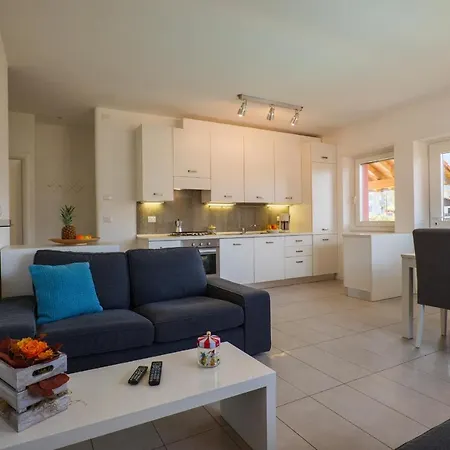 Girasole Casa Rossa B 3* קוליקו