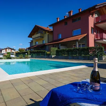 Aparthotel Girasole Casa Rossa B Colico