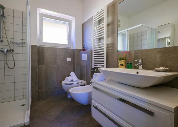 Apart Otel Girasole Casa Rossa B Colico