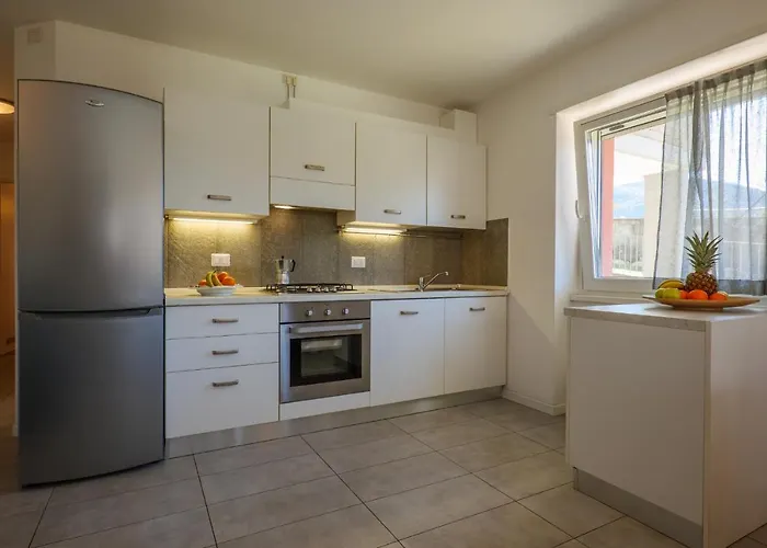 Girasole Casa Rossa B Apart Otel Colico