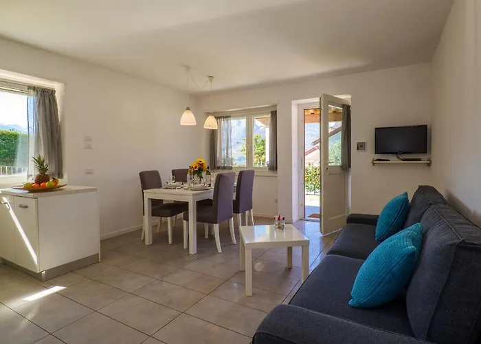 Girasole Casa Rossa B Apart Otel