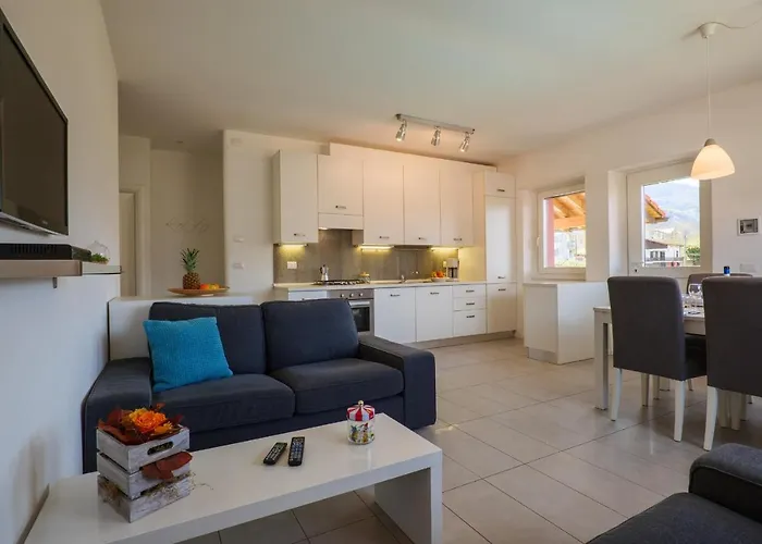 Girasole Casa Rossa B 3* Colico