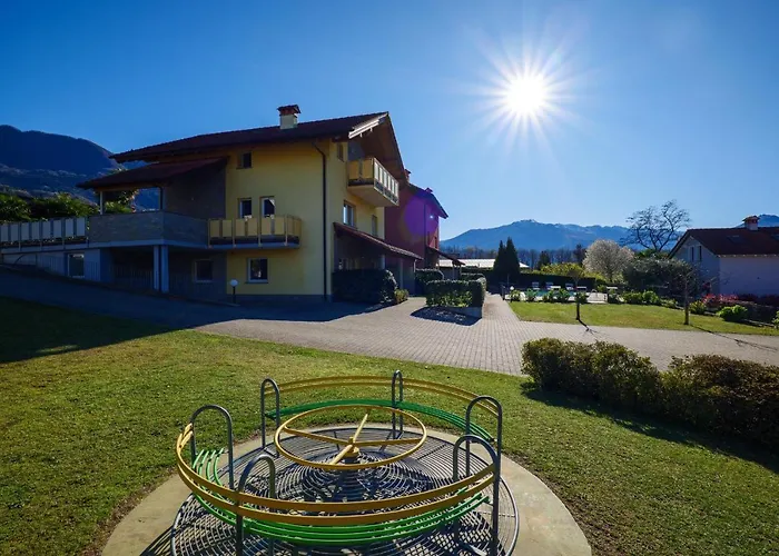 Girasole Casa Rossa B 3* Colico