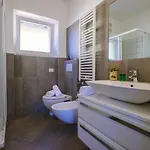 Apart-hotel Girasole Casa Rossa B Colico