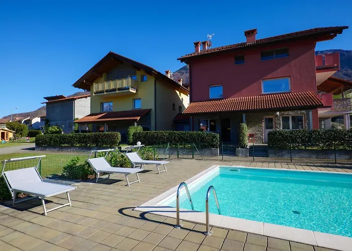 Apartmanhotel Girasole Casa Rossa B 3*