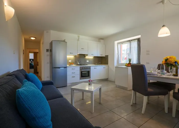 Girasole Casa Rossa B 3* コーリコ